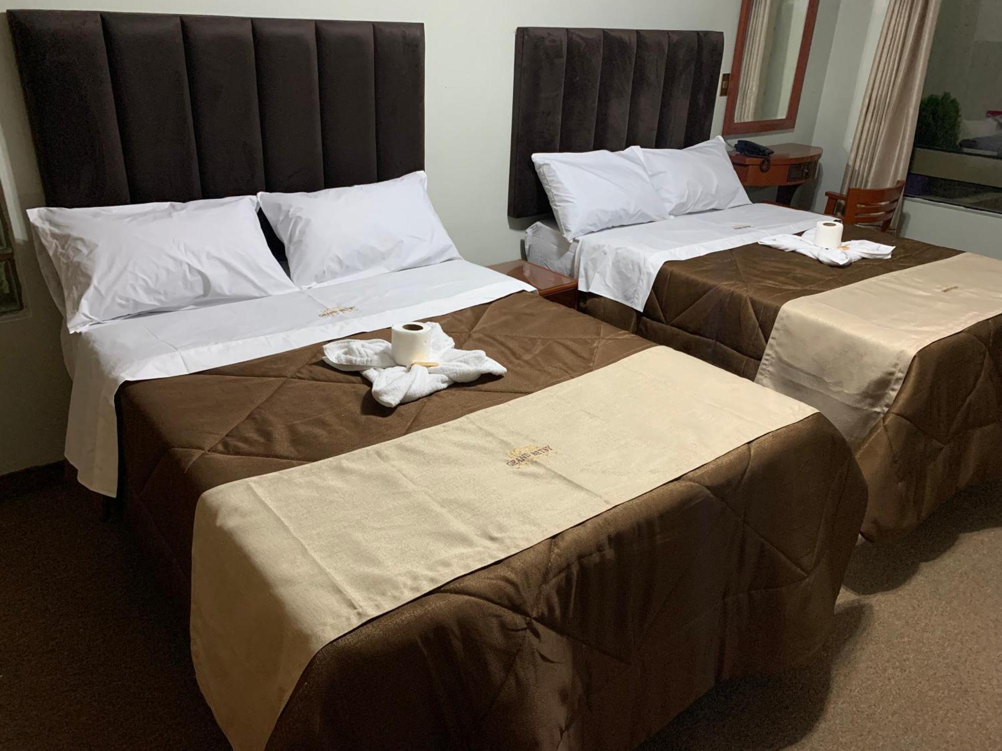 Grand Hotel Betsy Lima Kültér fotó